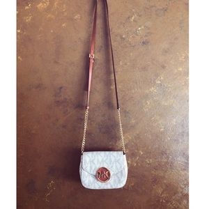 Michael Kors side purse!